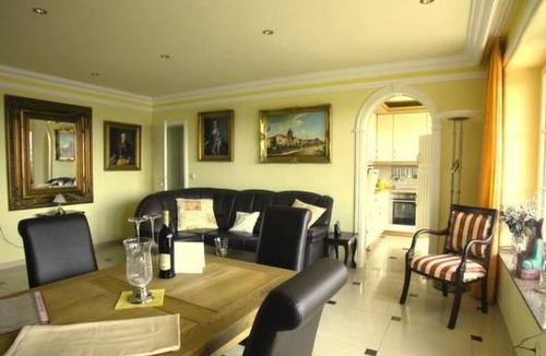 Gross Zicker Apartment | Wunderschönes Appartement mit Garten und Terrasse by Interhome