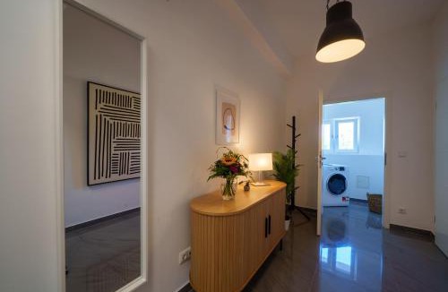 Schafhof Apartment | Yello Homes Suite - Dream Loft - Jacquzzi - bis zu 10 Gäste