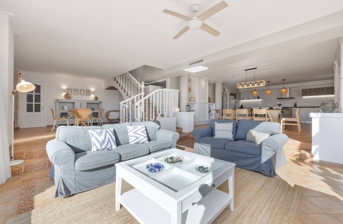 Tamarit House | Your Exclusive Seaside Oasis: 180m² Duplex, 4 Bedrooms (8 Guests), 3.5 Bathrooms