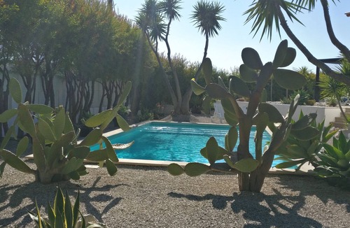 Castelo House | Yuccas House