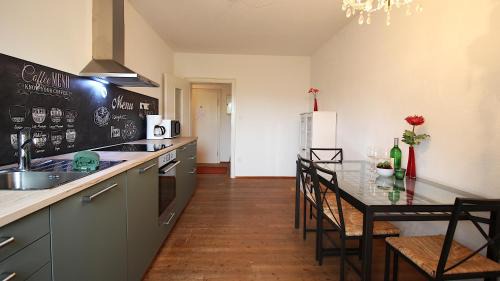 Wurzburg City Centre Apartment | Zentrale Stadtwohnung - direkt am Main, Park-Ausblick