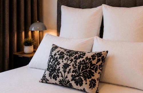 Altstadt - Sankt Lorenz Apartment | Zentrum Apartments Prime Location - Near Metro 24h Self Check-in, 65 Smart TV