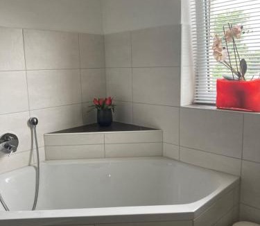 Monheim House | Zimmer-Traum am Möhrenbach