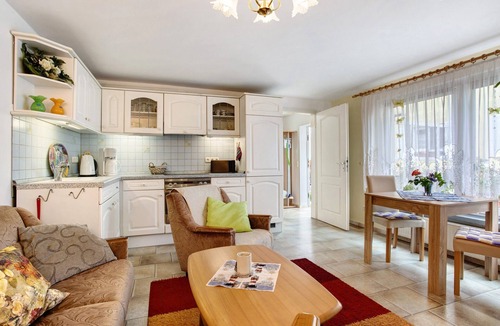 Zinnowitz Apartment | Zinnowitz Apartment – Caeser with Private Terrace, Near the Beach, Quiet, Well Equipped