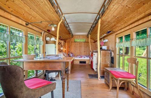 Burgweiler House | Zirkuswagen