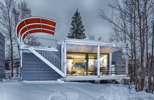 Garmisch-Partenkirchen House | Zugspitz-Rauschen 1 - Live like a dream right on the riverbank with a view of the Zugspitze