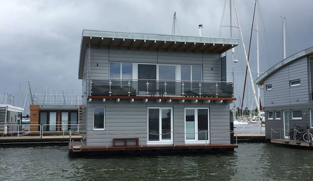 06. floating houses (105 m²) Nanna - Floating houses no. 9 with fireplace, sauna and 2