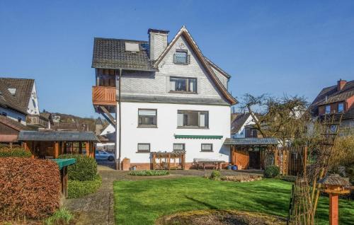 2 Bedroom Cozy Apartment In Finnentrop