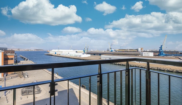 2-zimmer-apartment mit Balkon in Außergewöhnlicher Hafenlage mit Tollem Ausblick