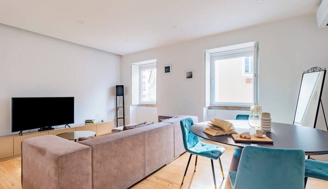 2BR Chic&Bright with 120sqm. in Campo de Ourique