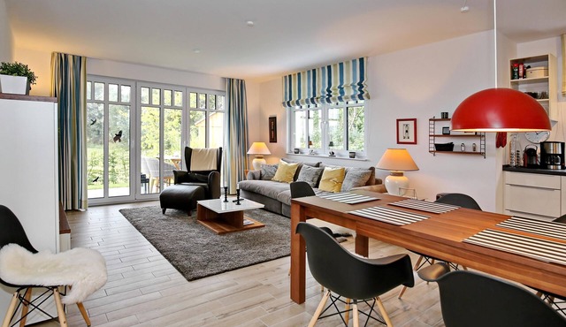 3-room for 4 people with dog, terrace & only 50 m to the Baltic Sea beach