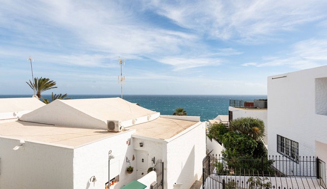 3BR Bungalow - Private Solarium - Sea Views