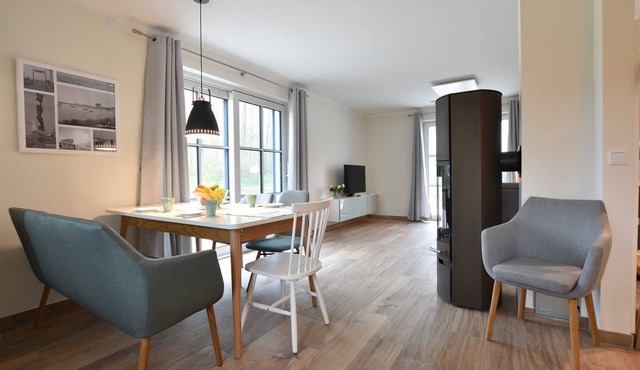 4-room vacation home with fireplace (max. 6 persons) - left - L7 Holiday home