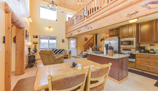5 Mi to Kasilof River: Forest-view Retreat w/Deck