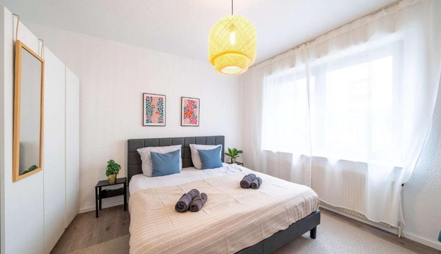 6P Zentrale Suite mit Balkon & Parkplatz