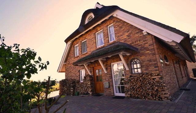 8a Reet-house part Sonnenkliff OG 3 bedrooms - Thatched-roof vacation apartments 8 Kröning