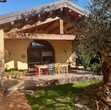A casa di Jolanda, indipendent house near historic Venice center with private parking and wide and fenced garden