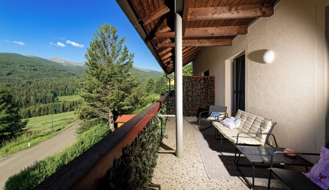 A cozy getaway with a breathtaking mountain view
