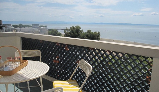 Adorable seaview flat at Grado Pineta