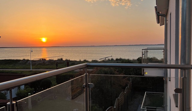 Aloha Paradies first beach line with direct sea view in new building, Glowe, Baltic Sea