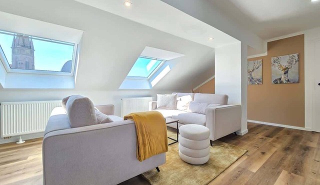 Alpha Apartments: urban Skyloft studio, central