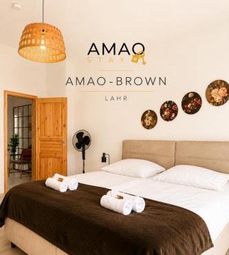 AMAO-Brown - Historic Old Town - Spacious Apartment