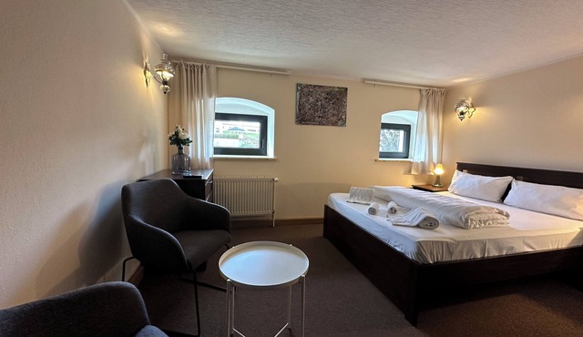 Amara-Gasthaus-Festsaal-Pension