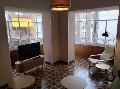 Amplio piso en casa histórica en primera planta
