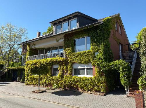 "An der alten Mühle 1" Große Fewo 110 qm, sehr zentral gelegen, zwei Schlafzimmer, Südbalkon, Gartenterrasse & Wallbox