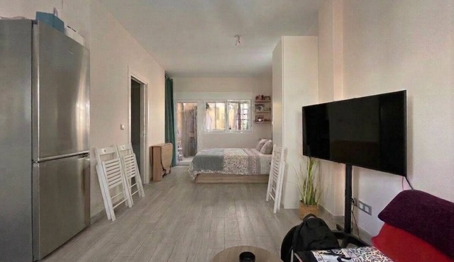 An oasis in the heart of Madrid! A home for two—help us create this unique space.