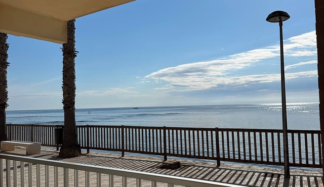 An Oasis Just 6M from the Sea in El Mojón: Ideal for Retirees and Remote Work