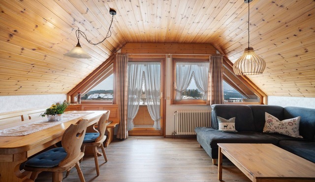 Apartment 'Feldbergblick' with Mountain View, Shared Garden and Wi-Fi