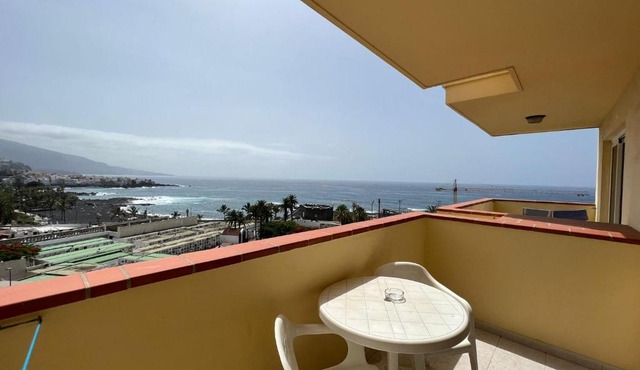 Apartamento con piscina, Wifi gratuito en recepción y acceso directo en Playa Jardin in Puerto de la Cruz