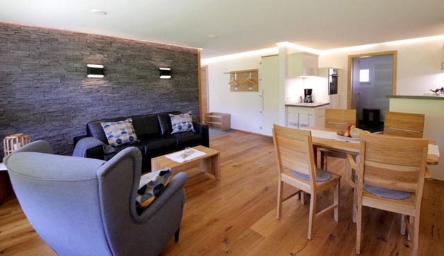 Apartment 'Abendgrund' with Private Terrace, Shared Garden and Wi-Fi