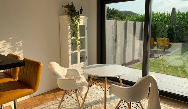 Apartment, adjacent is a new development area, is currently being developed.