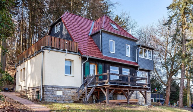 Apartment Am Wolfsberg with Stunning Views of Schrammsteine and Kaiserkrone