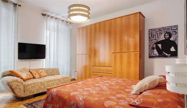 Apartment 'Appartamento Monika Con Parcheggio' with Mountain View, Balcony and Wi-Fi