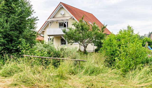 Apartment "Beutenmühle Straussenfarm Dach" with Shared Garden & Balcony