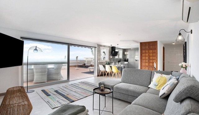 Apartment "Casa Hola Mar" Directly on the Coast with Infinity Sea View