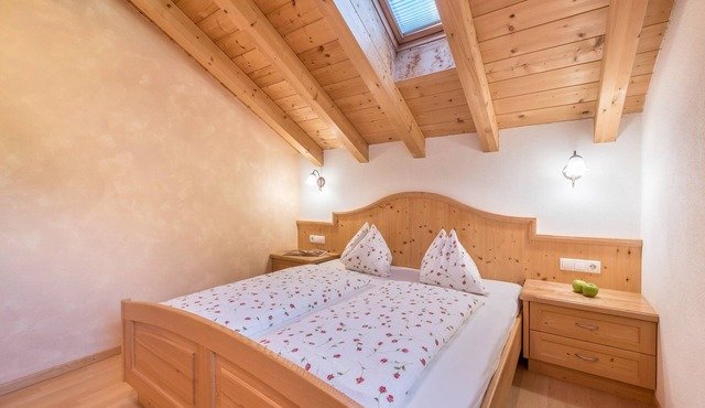 Apartment Ciasa Raut App Valüz with Mountain View, Garden & Wi-Fi