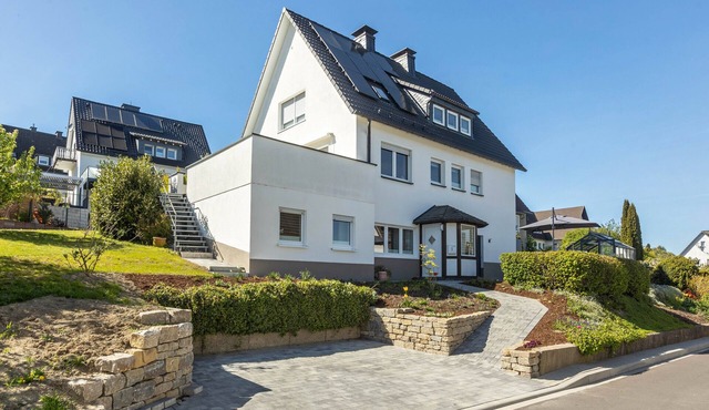 Apartment 'Dicke Linde, 55qm' with Private Terrace, Private Garden and Wi-Fi