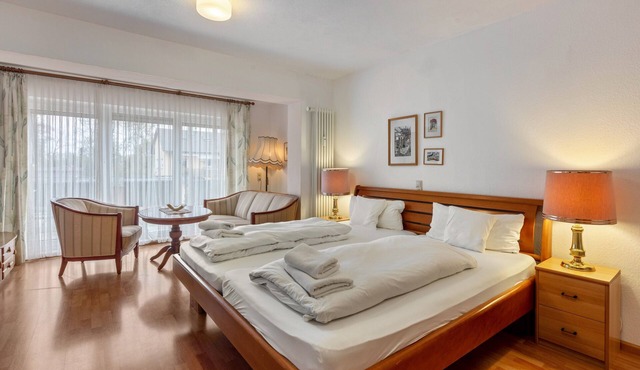 Apartment 'Doppelzimmer Zuzüglich Schlafraum' with Private Terrace and Wi-Fi
