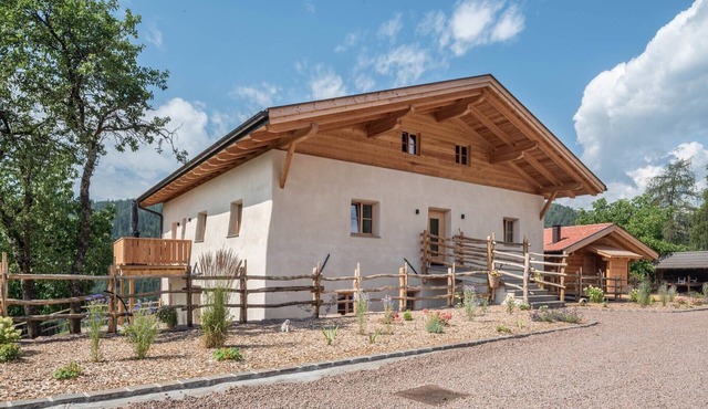 Apartment Egger an der Lahn - Dolomiten with Mountain View, Terrace & Wi-Fi