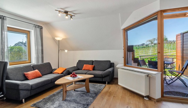 Apartment 'Ferienwohnung 1' with Shared Garden, Balcony and Wi-Fi
