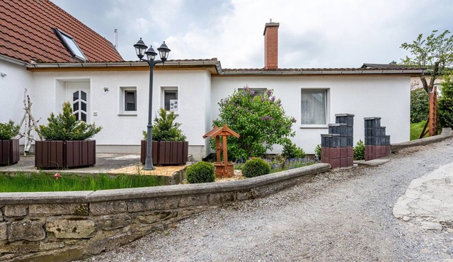 Apartment 'Ferienwohnung Zum Specht' with Mountain View, Private Terrace and Wi-Fi