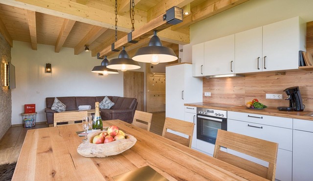 Apartment 'Felsenstüble' with Private Terrace, Shared Garden and Wi-Fi