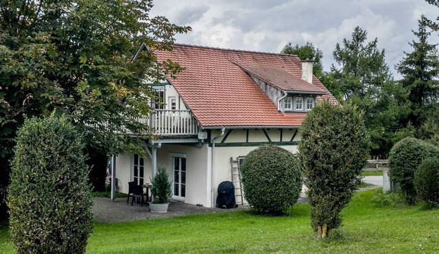 Apartment 'Ferienhäuschen' with Private Terrace, Shared Garden and Wi-Fi