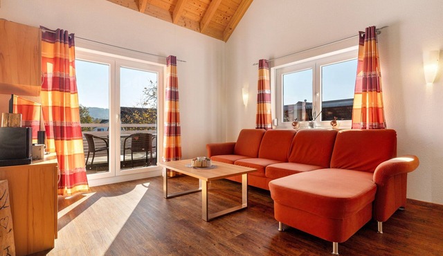 Apartment 'Ferienwohnung Apfel' with Shared Garden, Balcony and Wi-Fi