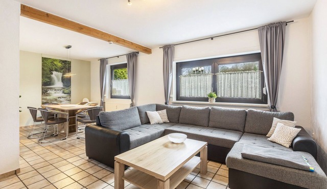 Apartment 'Ferienwohnung Möhne' with Shared Terrace, Private Garden and Wi-Fi
