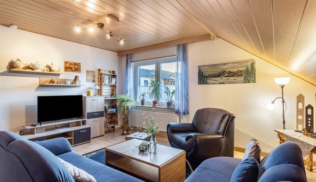 Apartment 'Ferienwohnung Desmecke' with Private Garden, Balcony and Wi-Fi